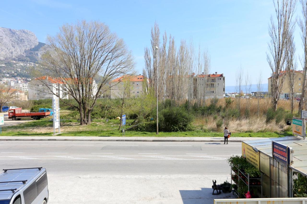 Apartments With A Parking Space Omis - 10362 المظهر الخارجي الصورة