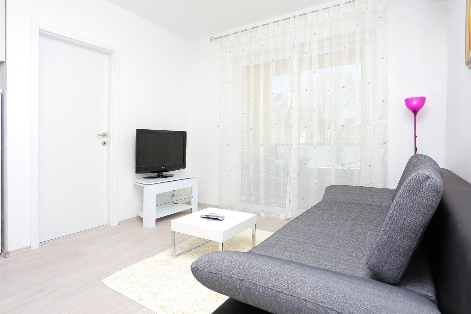 Apartments With A Parking Space Omis - 10362 الغرفة الصورة